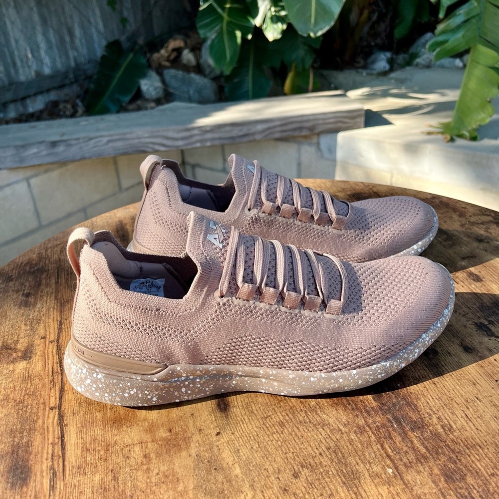 APL techloom ultra lightweight trainer  virtually unused